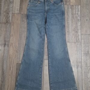 Wrangler Women's Flare Jeans in Blue